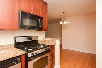 639 W Wrightwood Ave, Unit A09W in Chicago, IL - Building Photo - Building Photo