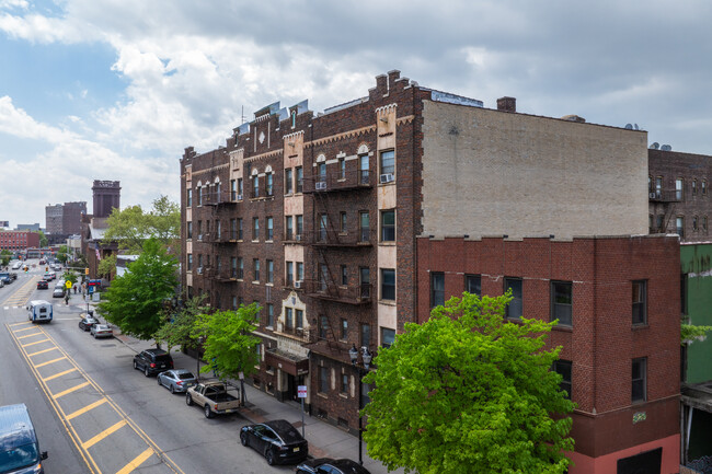 The Madrid in Jersey City, NJ - Building Photo - Building Photo