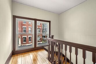 10 Royal St, Unit 2 in Boston, MA - Foto de edificio - Building Photo
