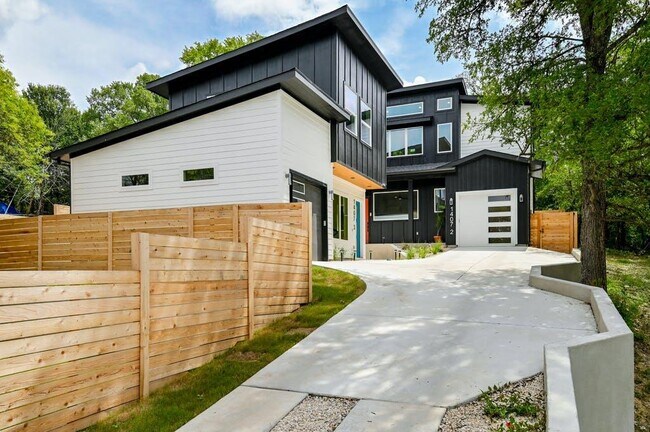 1407 Greenwood Ave in Austin, TX - Building Photo - Building Photo