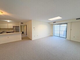 23 Elm St, Unit 301 in Somerville, MA - Building Photo