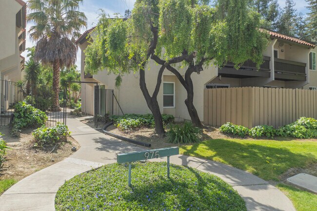 975 Murrieta Blvd in Livermore, CA - Building Photo - Building Photo