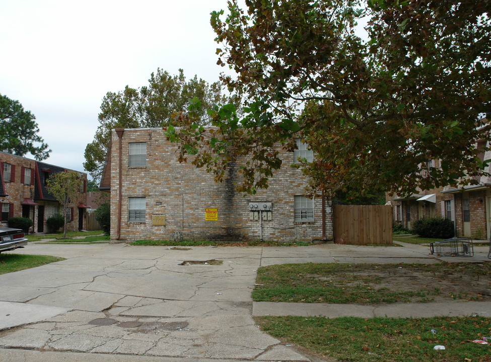 3548 Martinique Ave in Kenner, LA - Building Photo