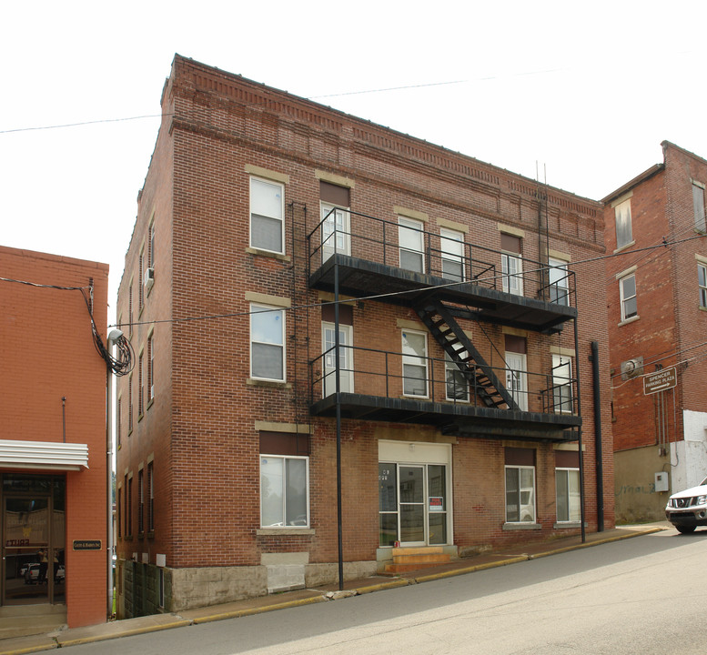 111 Market St in Spencer, WV - Building Photo