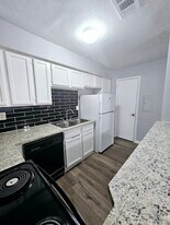 Pioneer Court in Irving, TX - Building Photo