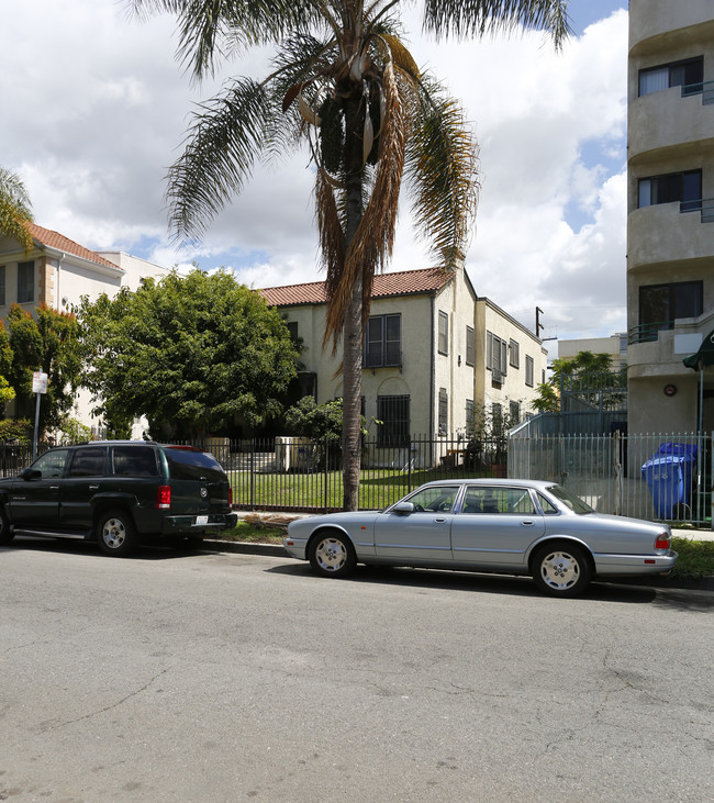 832 S Kenmore Ave in Los Angeles, CA - Building Photo - Building Photo