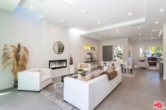 8932 Dorrington Ave in West Hollywood, CA - Building Photo - Building Photo