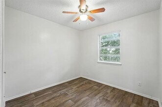 302 Candlewood Ln in Garland, TX - Building Photo - Building Photo