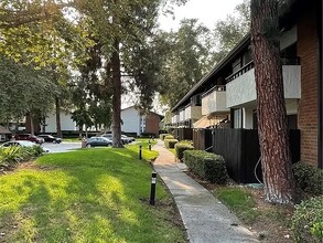 31555 Lindero Canyon Rd, Unit 10 in Westlake Village, CA - Foto de edificio - Building Photo