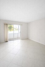 222 Somerset L in West Palm Beach, FL - Building Photo - Building Photo