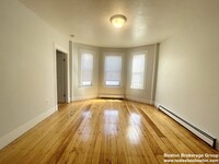 22 Howell St, Unit 2 in Boston, MA - Foto de edificio - Building Photo