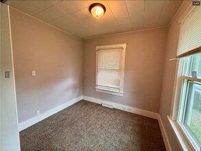 1104 Perry Ave in Cape Girardeau, MO - Building Photo - Building Photo