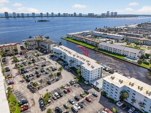 104 Paradise Harbour Blvd in North Palm Beach, FL - Building Photo - Building Photo