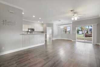 20012 Lake Vista Cir in Lehigh Acres, FL - Building Photo - Building Photo