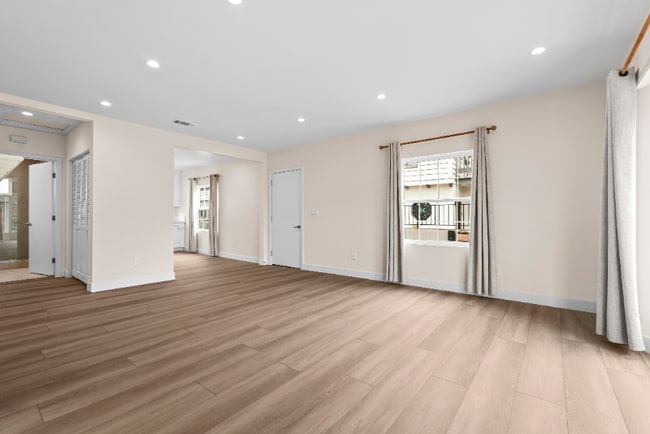 1165 Stanford St in Santa Monica, CA - Building Photo - Building Photo