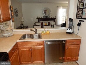 6054 Old Landing Way in Burke, VA - Building Photo - Building Photo