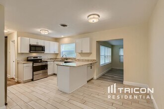 2311 35th Ave N in St. Petersburg, FL - Building Photo - Building Photo