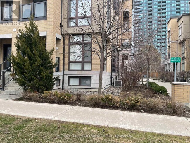 15 Eldora Ave in Toronto, ON - Building Photo - Building Photo