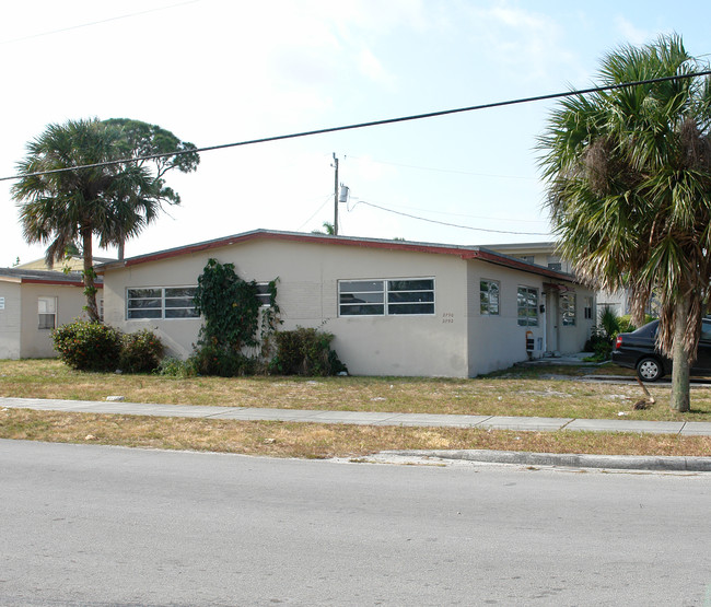 2780-2790 SW 1st St in Fort Lauderdale, FL - Building Photo - Building Photo