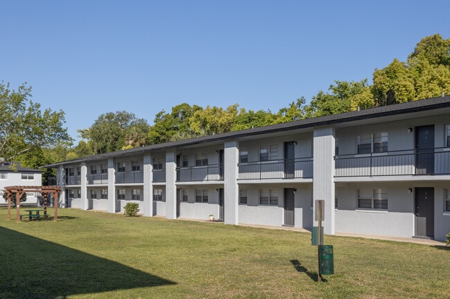 The Element at 464 in Daytona Beach, FL - Foto de edificio - Building Photo