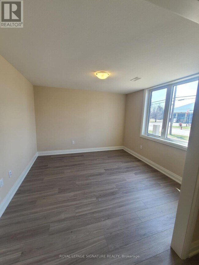 3287 Homestead Dr in Hamilton, ON - Building Photo - Building Photo