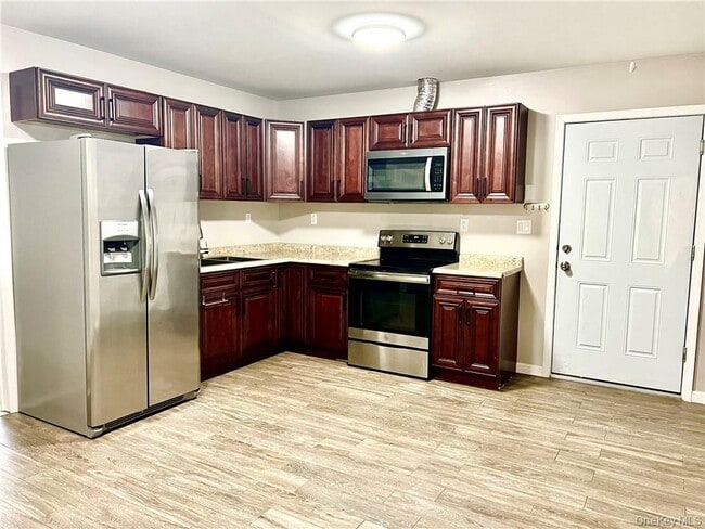 108 North St in Middletown, NY - Foto de edificio - Building Photo