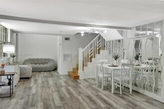 3375 SW 29th Terrace in Miami, FL - Building Photo - Building Photo