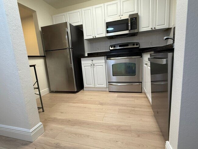 160 Turtle Lake Ct, Unit 109 in Naples, FL - Building Photo - Building Photo