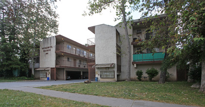 Yosemite Manor in Los Angeles, CA - Foto de edificio - Building Photo