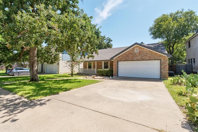1215 Robin Trail in Round Rock, TX - Building Photo - Building Photo