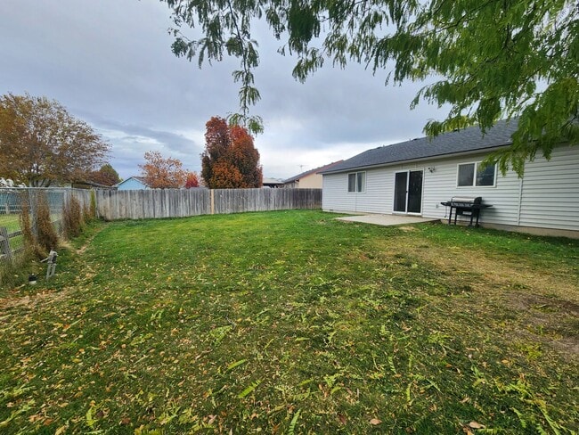614 Oxford Way in Caldwell, ID - Building Photo - Building Photo
