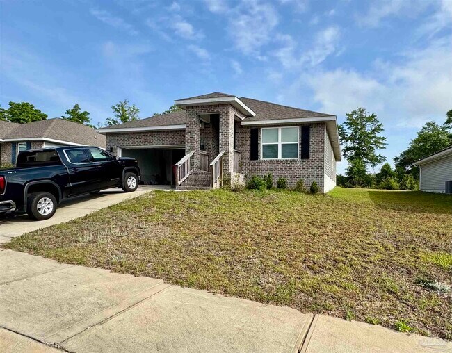 5468 Merlin in Milton, FL - Building Photo - Building Photo
