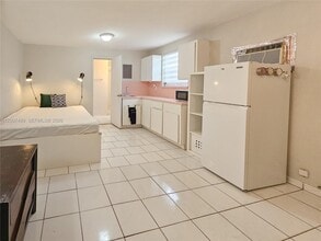 54 SW 24th Rd in Miami, FL - Building Photo - Building Photo