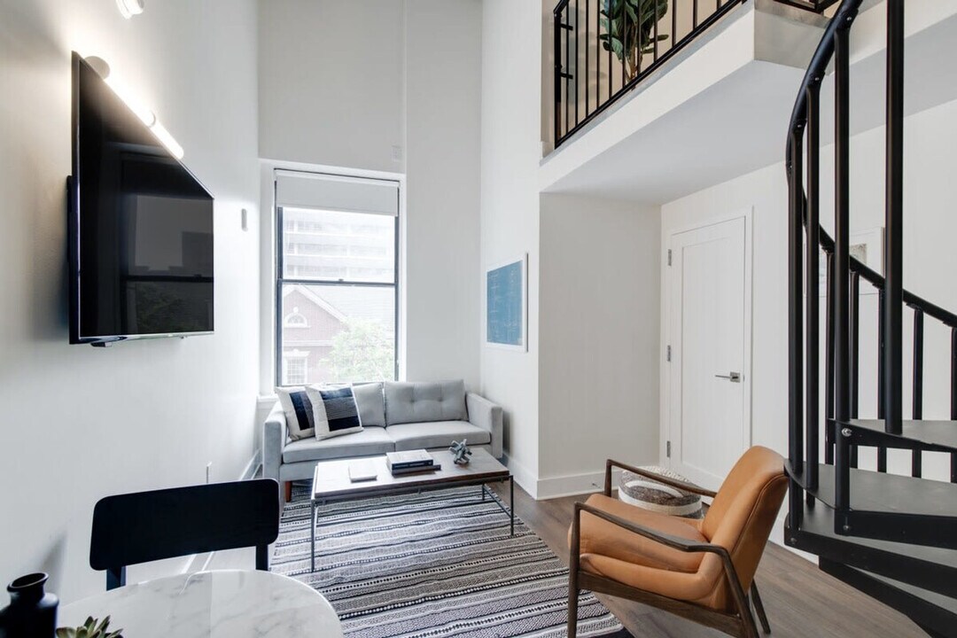 150 S Independence Mall W in Philadelphia, PA - Building Photo