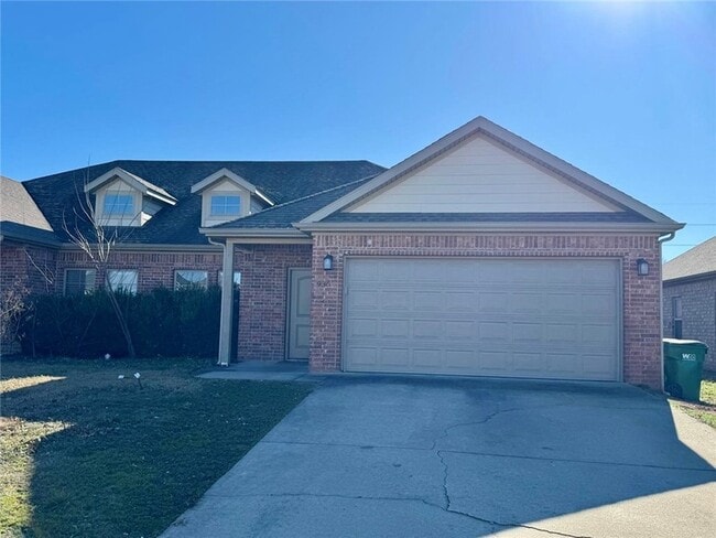 938 Kensington Dr in Centerton, AR - Foto de edificio - Building Photo