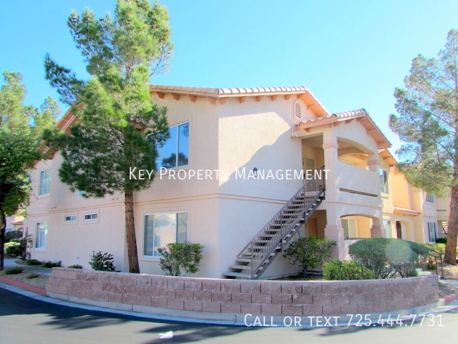350 S Durango Dr, Unit #205 in Las Vegas, NV - Building Photo