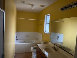 5935 Sattler Park Dr in Houston, TX - Foto de edificio - Building Photo