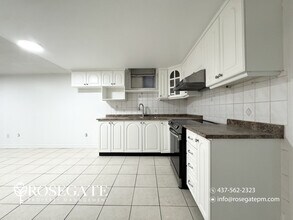 30 Niles Ct in Brampton, ON - Building Photo - Building Photo