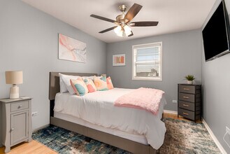 1201-1203-1203 Johnston Dr, Unit SI ID1497747P in Aurora, IL - Foto de edificio - Building Photo