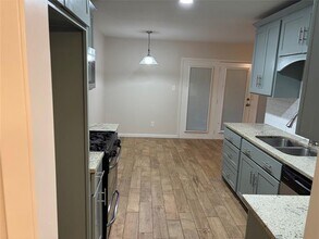 2410 Viva Dr in Mesquite, TX - Building Photo - Building Photo