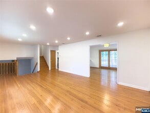 19 Dearborn Dr in Old Tappan, NJ - Building Photo - Building Photo