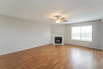 8906 Belle Glen Dr in Houston, TX - Foto de edificio - Building Photo