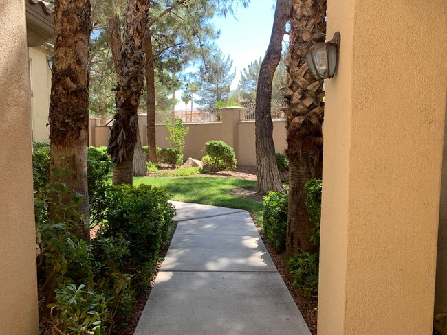2050 Warm Spgs in Henderson, NV - Building Photo - Building Photo