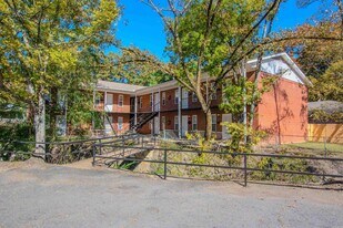 201 N Polk St in Little Rock, AR - Building Photo