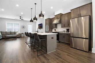 2443 Sycamore Rd NW in Atlanta, GA - Building Photo - Building Photo