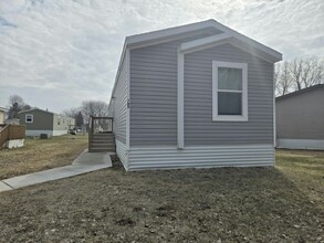 708 Romeo Dr in Lakeville, MN - Building Photo - Building Photo