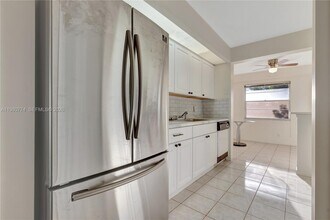 13001 SW 11th Ct in Pembroke Pines, FL - Building Photo - Building Photo