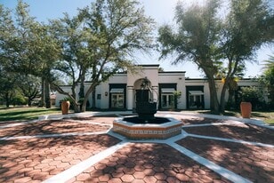 415 Merlin Rd in Laredo, TX - Building Photo