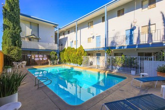 The Jolyn Apartments in South Pasadena, CA - Building Photo - Building Photo