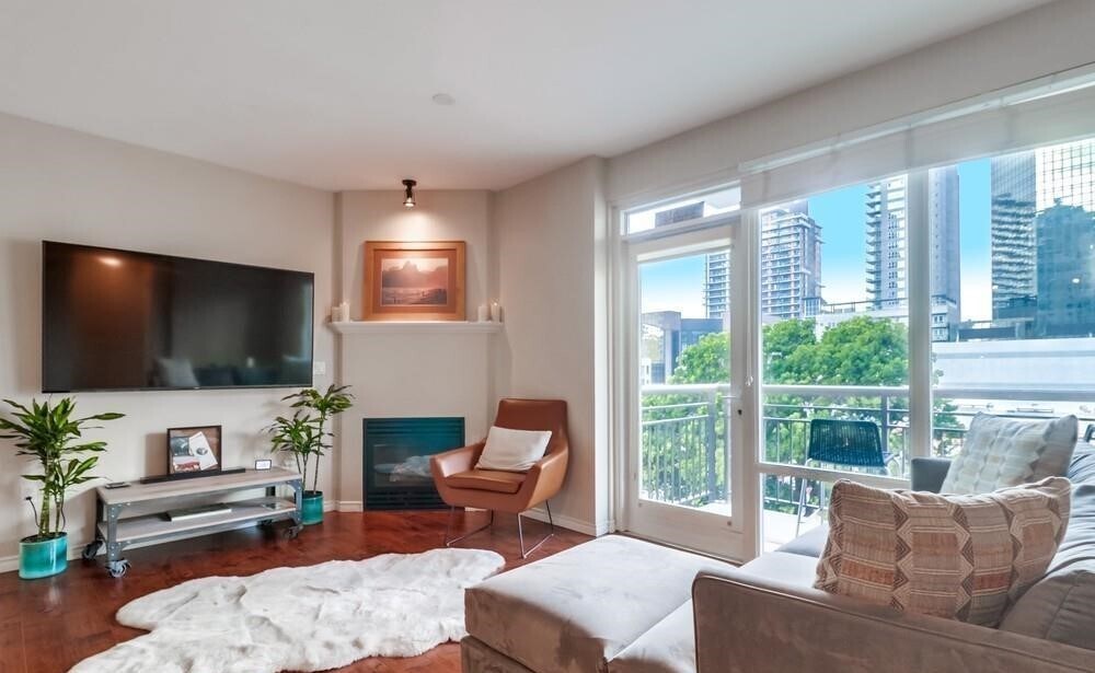 1240 India St, Unit 417 in San Diego, CA - Building Photo